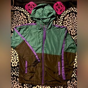 Beautiful Giant Full Zip Windbreaker